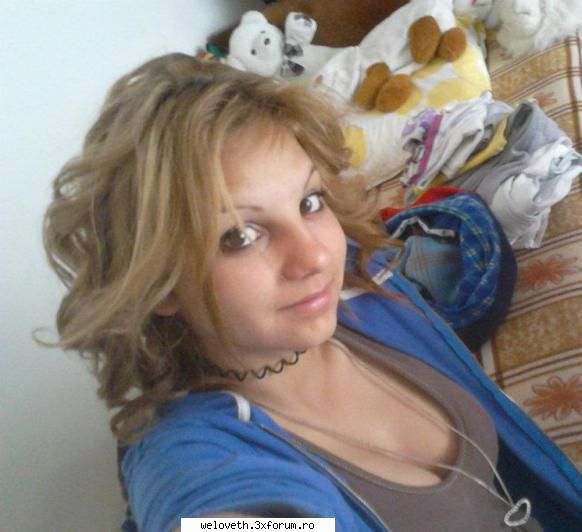 salut din nou ! eu sunt victoria.o mare fana th in varsta de 16 ani.
stiu ca nu ar trebuii sa fac