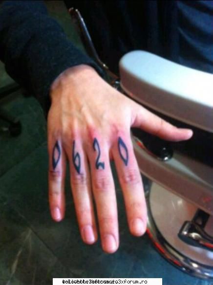 Tom's tatoo - CherryMada - Tom Kaulitz